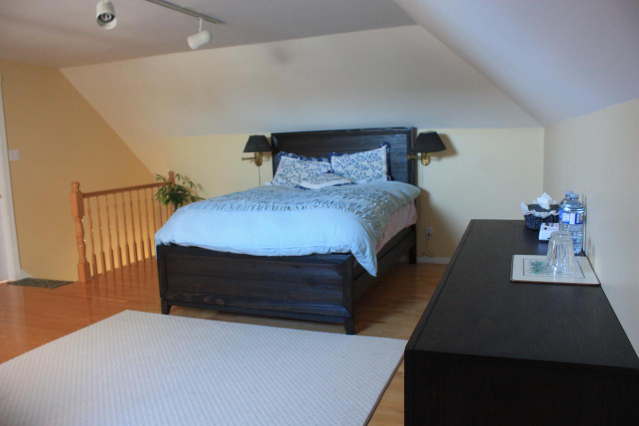Downtown Bed & Breakfast Монктон Екстер'єр фото