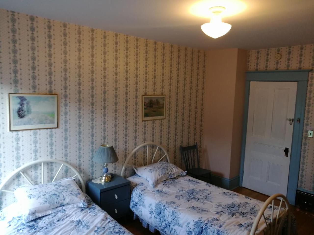 Downtown Bed & Breakfast Монктон Екстер'єр фото
