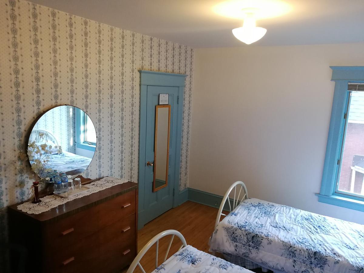 Downtown Bed & Breakfast Монктон Екстер'єр фото