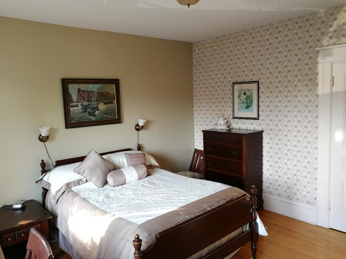 Downtown Bed & Breakfast Монктон Екстер'єр фото